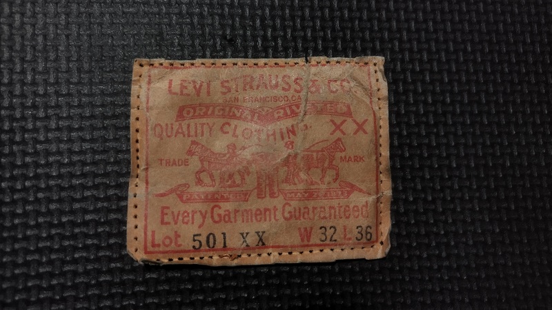 Records of jeans fading. Levi’s vintage clothing 501.1955 reprint. July 2004 Japan made.
